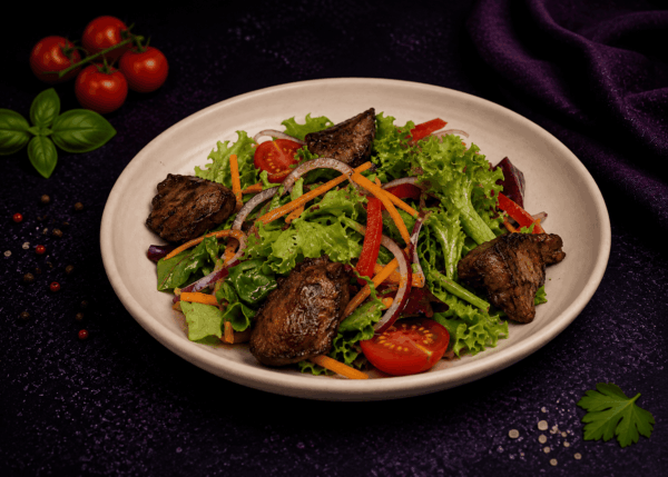 Салат с куриной печенью