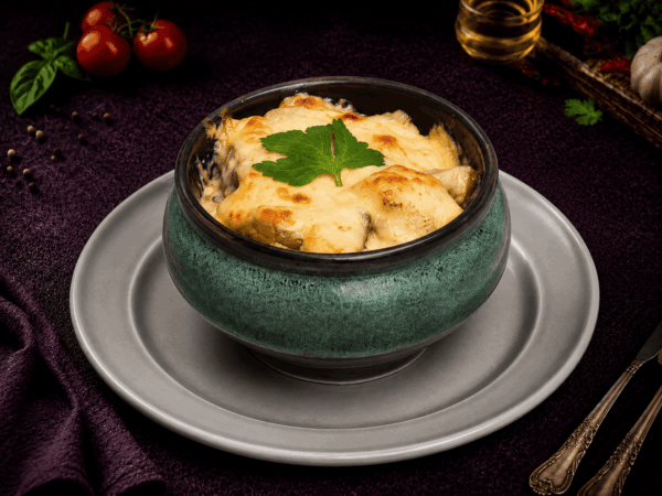 Куриное жаркое в горшочке